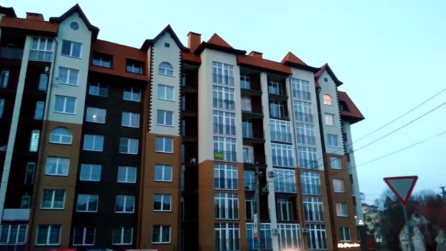 Светлогорск/Ра́ушен-12. Немецкие дома! Озеро Тихое! "Девочка с ребёнком, переходящая через ручей" смотреть онлайн