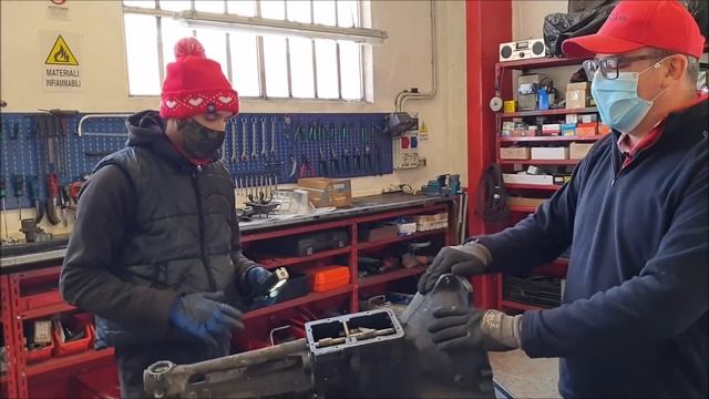 PIFLI PT#10 La nostra Ford Escort ha il cambio bloccato || e adesso? смотреть онлайн