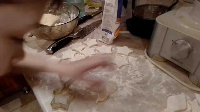 печенье в виде персонажей из игры GARTEN OF BAN BAN 1 2 3 4 часть 1 смотреть онлайн