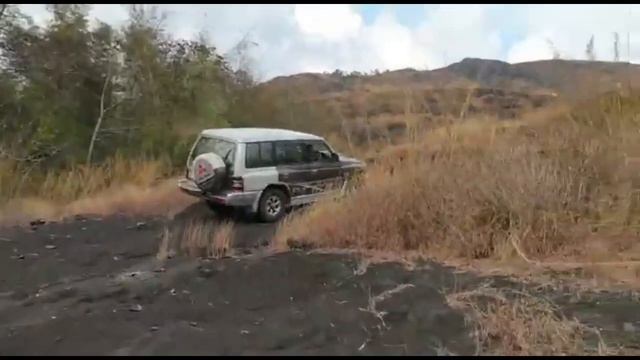 Pajero Rock climbing смотреть онлайн