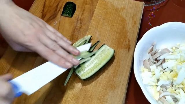 Салат с Кальмарами/Кукурузой/Яйцом/and/Огурцом#рецепт #салатскальмарами #салат смотреть онлайн