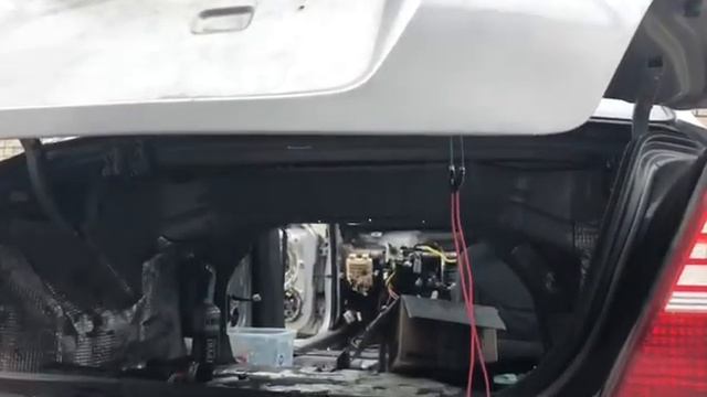 Открытие багажника с эл привода, Elantra XD смотреть онлайн