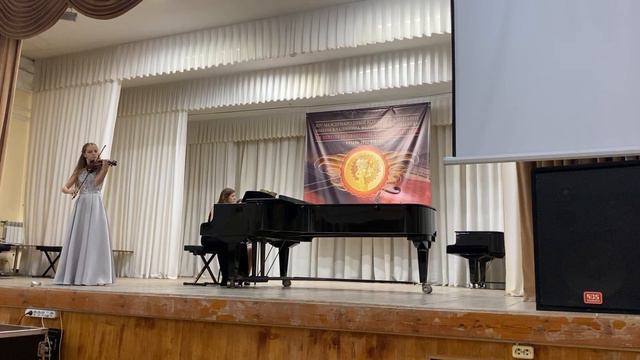 Ф.М.Верачини. Концертная соната ми минор / F.M. Verachini.Sonata e moll. Исп. Фролова Милана смотреть онлайн