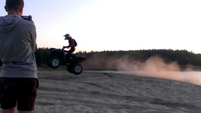 Yamaha Grizzly 550 VS BRP Maverick 1000 смотреть онлайн