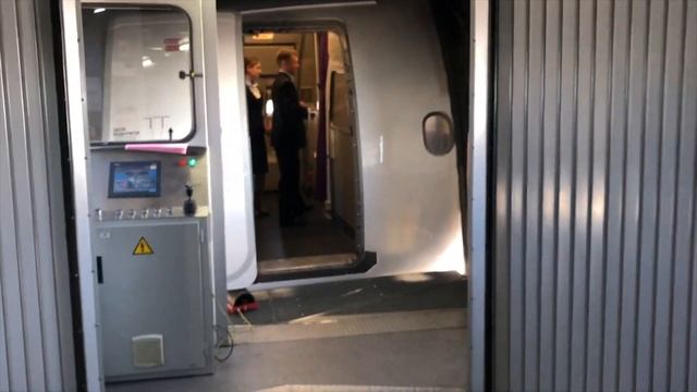 Лучшие места в самолёте Airbus A 321 Самолёт И Окно Аэробуса смотреть онлайн