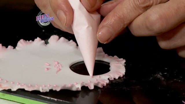 Mirta Biscardi - Bienvenidas TV En HD - Decora Una Torta Para Bautismo O 1er Añito