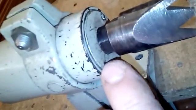 Токарный станок из дрели (заводской набор приспособлений). смотреть онлайн