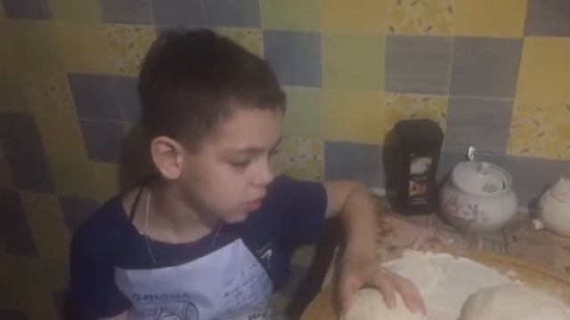 Сказка "Колобок", исполняется под замешивание теста. смотреть онлайн