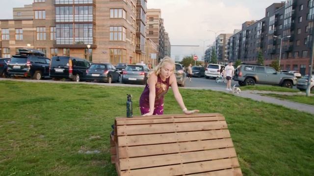 Экскурсии по Южному берегу. Выпуск 3: Зумба на лужайке. смотреть онлайн