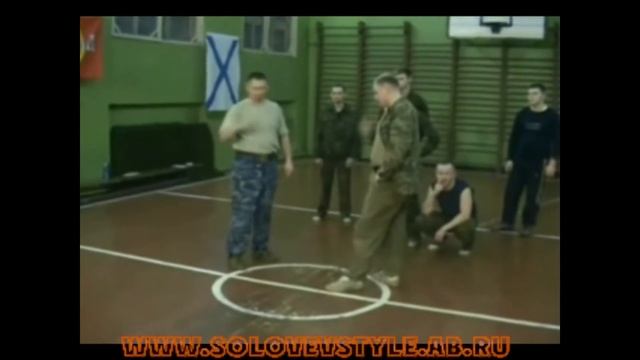 Выбивание ножа разными частями тела.Russian Martial Art.Hand to Hand Combat. смотреть онлайн