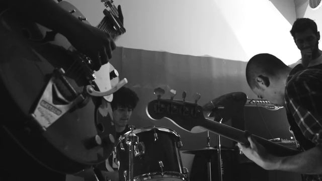 Black Bone Tango - Pale Drum смотреть онлайн