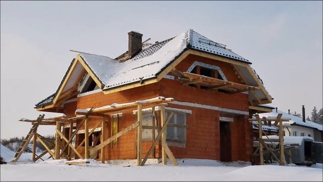 Монтаж сложной стропильной системы. Монтаж керамической черепицы Creaton Titania.