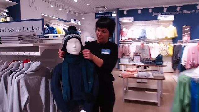 Крутой Манекен Челлендж в магазине детской одежды #MannequinChallenge смотреть онлайн