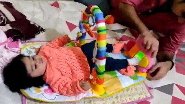 Baby# play # excited# enjoying # play gym смотреть онлайн