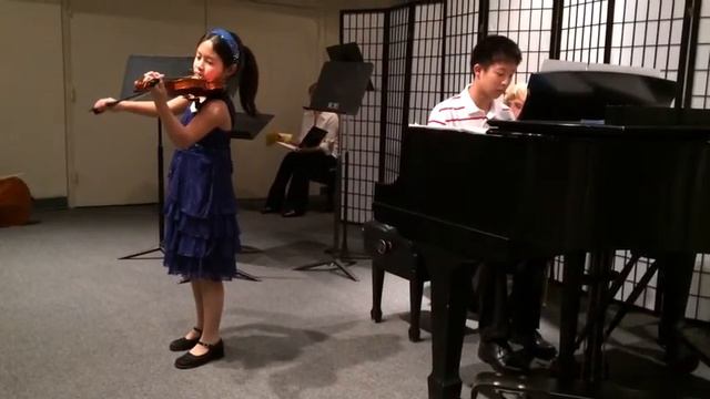 2013 Winter Family Recital at MIC. Gavotte in G Minor by J.S. Bach смотреть онлайн