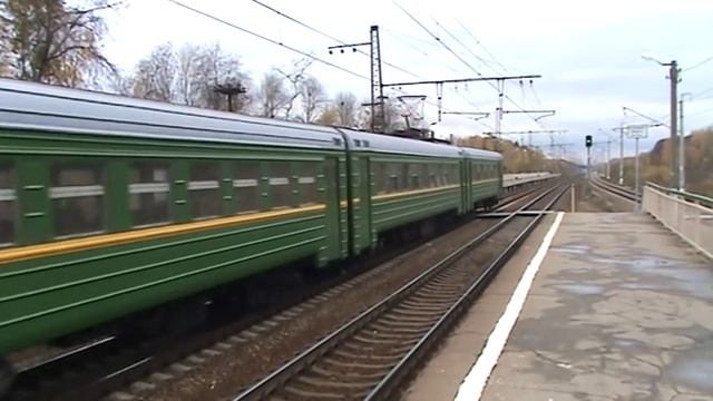 Электропоезд ЭМ2-021 платформа Шугарово смотреть онлайн