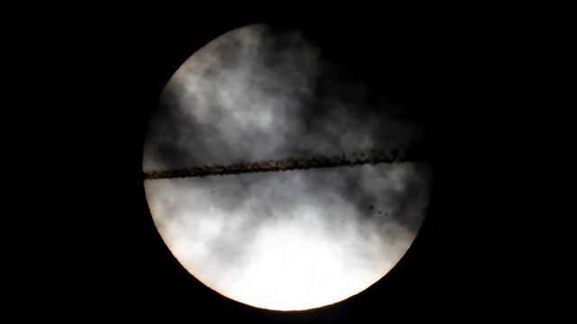 První focení slunce a hned takové štěstí #coolpixp1000 #nikon #ultrazoom #zoom #p1000 #nikonp1000 смотреть онлайн