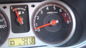 Низкие обороты ниссан ноте.avi