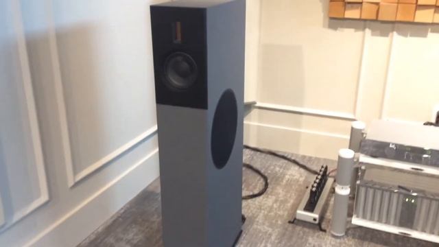 Burmester B38 Loudspeakers with 088 Preamp, 911 Mk3 Amplifier, 089 CD player, Aurender N10 Streamer смотреть онлайн