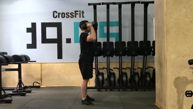 Жим гантелей стоя / Dumbbell Overhead Press смотреть онлайн