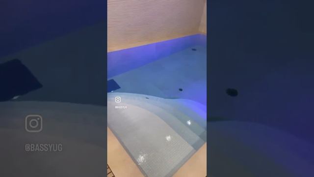 Бассейн в частном доме смотреть онлайн