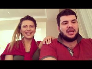 Самира и Арчи дома