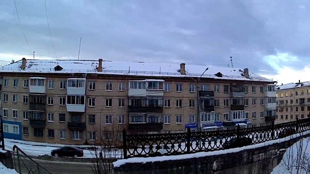 улица Пролетарская. Возле кинотеатра Спутник. 28 января 2021 г. смотреть онлайн