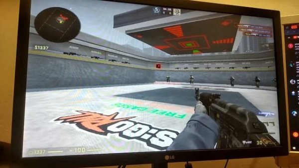 CS2 crosshair follow recoil + crosshair overlay = cheat?