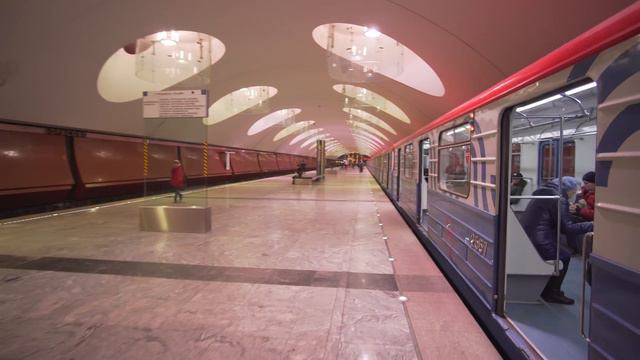 Russian, Moscow, Metro ride from Шипи́ловская to Бори́сово смотреть онлайн