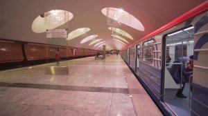 Russian, Moscow, Metro ride from Шипи́ловская to Бори́сово