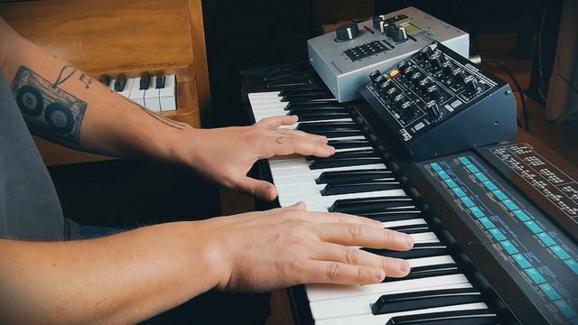 Yamaha DX7, Elektron SidStation and Moog Minitaur смотреть онлайн