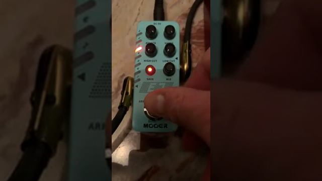 Mooer E7 Synth on bass смотреть онлайн