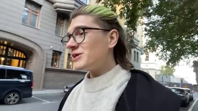 Do sanctions on Russia work? (walk Moscow with me) смотреть онлайн