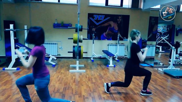 Тренировка для ленивых с телефоном в зале. смотреть онлайн