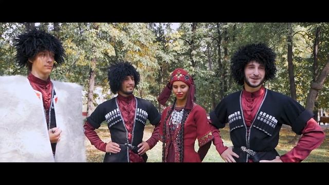 По-сибирски! Грузинские танцы! Ресторан Мегобари и ансамбль Грузинского танца Имеди смотреть онлайн