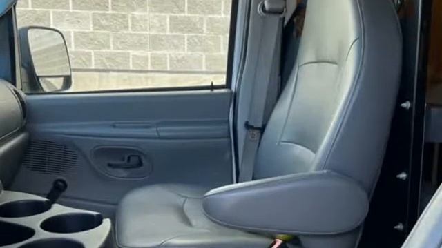 2008 Ford Econoline Cargo Van E-250 Commercial (Burnaby , British Columbia) смотреть онлайн
