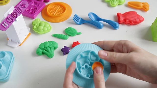 Готовим ОБЕД ИЗ ПЛАСТИЛИНА Play Doh смотреть онлайн