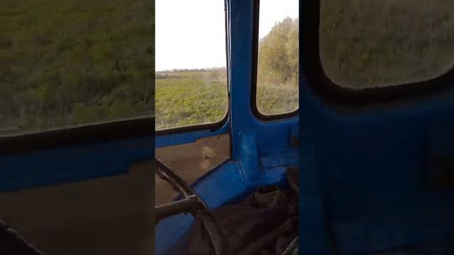 МТЗ 80 дискує газ до поліка смотреть онлайн