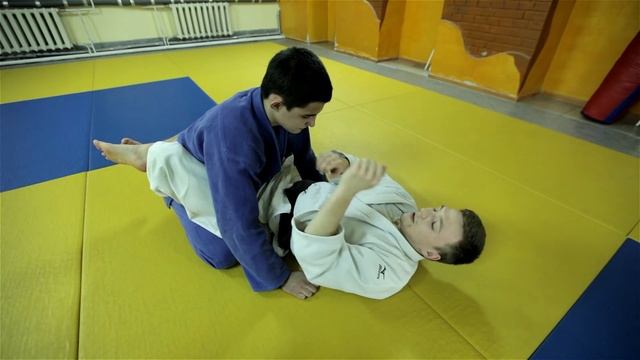 15. Удушение рукавом (Sode Guruma Jime) смотреть онлайн