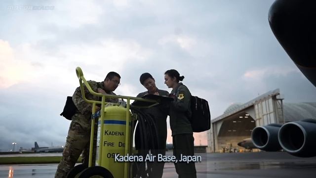 B-52H Stratofortress Take Off from Royal Air Force Fairford, UK смотреть онлайн