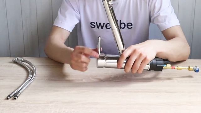 Распаковка кухонного смесителя с выдвижным изливом Swedbe Selene арт.7041 смотреть онлайн