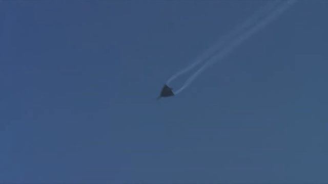Watch the Indigenous LCA Tejas perform a 'Half Roll' | Aero India 2023 смотреть онлайн