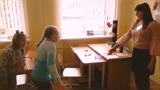 Тематическое занятие "Наш друг - Светофор!", приуроченное к единому дню безопасности. 2 "Ж" Класс смотреть онлайн