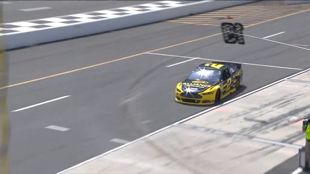 Keselowski's wild moment on pit road смотреть онлайн