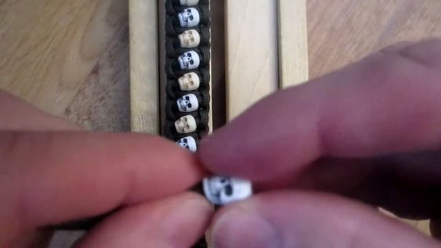 Браслет из паракорда Кобра декорированная бусинами / Paracord Bracelet Jolly Roger смотреть онлайн