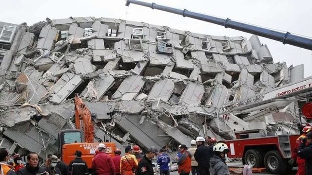 Мощное землетрясение в Японии магнитудой 6,6 / Причины землетрясений смотреть онлайн