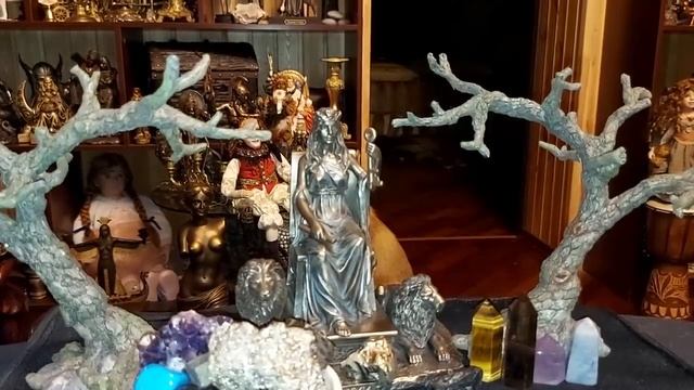 ГРЕЧЕСКИЕ СКОРОПОМОЩНИКИ ДЛЯ ВСЕХ ВЕДЬМИНА ИЗБА ИНГА ХОСРОЕВА смотреть онлайн