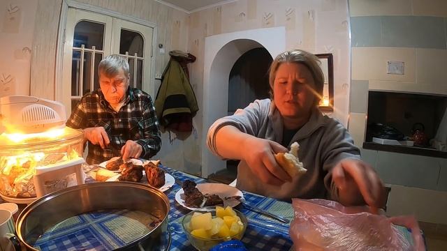 ПАПА ГОТОВИТ ЧАСТЬ 2/ ВОСКРЕСНЫЙ ВЕЧЕР /ЖИЗНЬ В ДЕРЕВНЕ смотреть онлайн