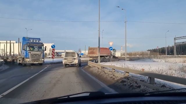 День разъездов, Поменяли Коле аккумуляторы, Пришли запчасти кулисы на Scania 113 смотреть онлайн
