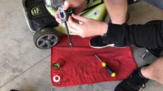 Carburetor Cleaning | Ryobi Lawnmower смотреть онлайн